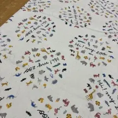小さな動物柄　プリント　ベージュ　オックス生地　108cm×60cm