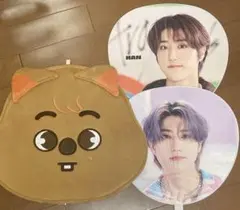 straykids ハン うちわ まとめ売り スキズ straykids ハン HAN うちわ - メルカリ