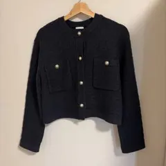 ノーカラー黒ジャケットのサムネイル