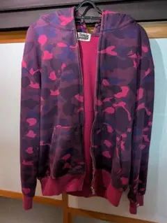 【値下げ交渉可能】A BATHING APE 紫シャークパーカーのサムネイル