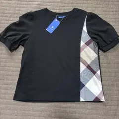 ブルーレーベルクレストブリッジの新品タグ付き黒の半袖サイドチェックTシャツ