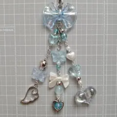 ビーズキーホルダー　ライトブルー