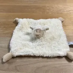 羊デザインのぬいぐるみ