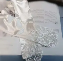 【新品未使用】ウェディンググローブ ロング サテン　パールビーズ　ブライダル