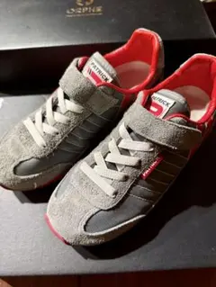 20cm スニーカー