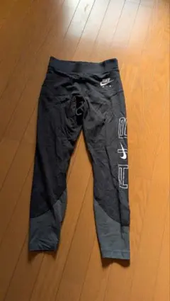 ナイキ　レディースタイツ