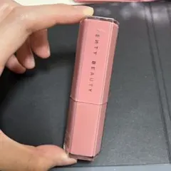 Fenty Beauty Gloss Bomb is it fussy 04のサムネイル