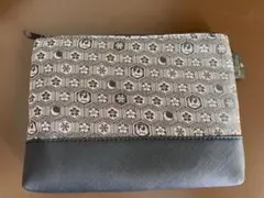 ビジネスクラス ポーチ