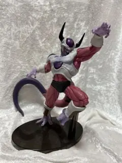 ドラゴンボールZ フリーザ第二形態 フィギュア ドラゴンボールZ」よりフリーザの第二形態が可動フィギュア化