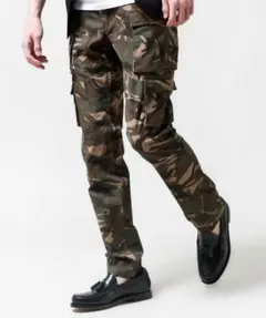 nano・universe スキニーカーゴパンツ（迷彩柄）