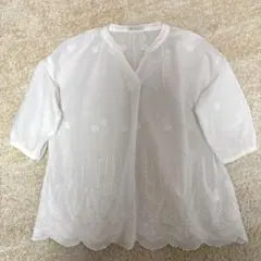 刺繍ブラウス