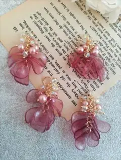 532★2ペア4個オリジナルチャーム、コネクター、花びら、キラキラビーズ