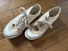 ベージュ スニーカー 24.0