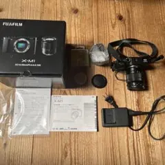 【SALE】フジフイルム X-M1ブラック(純正ハンドグリップ、箱など備品付属) FUJIFILM 中古 1年保証 美品 X-M1 ボディ ブラック : Premier
