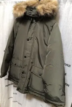 新品・未使用 GU カーキ色 ファー付きフードダウンジャケット サイズ150