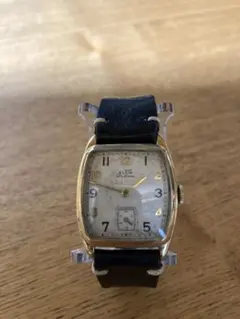 ひで!再値下げアンティーク ELGINエルジン 手巻き時計動作品新品ベルト 箱付きUSA1950年代ヴィンテージELGINエルジンフリーメイソン蛇腹