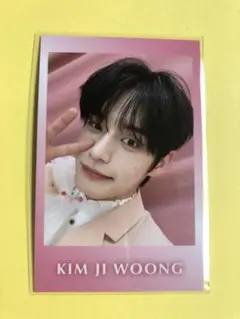 ゼベワン zb1 くじプラ E賞 キムジウン ゆらゆら チェキ風カード トレカ