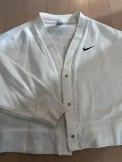 NIKE ホワイト レディーススウェット スナップボタン付きのサムネイル