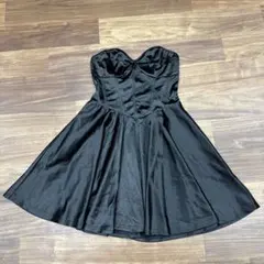 SHEIN シーイン 黒 ストラップレス フレアドレス フレアワンピース