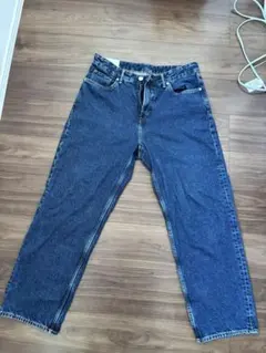 値下げ　H&M LOOSE ダークブルー デニムパンツのサムネイル