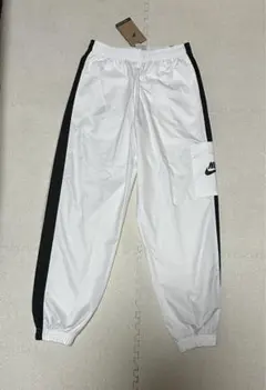 ナイキ ウィメンズ ナイロン パンツ Sサイス　新品