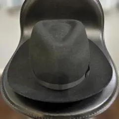 カシラ　黒のウールフェルトハット