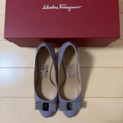Salvatore Ferragamo ヴァラ リボン シルバー サイズ8 - メルカリ