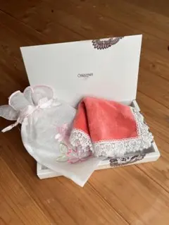値下　新品　ピンクレース付きタオルハンカチ　サシェ付き　箱あり