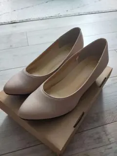 ベージュ　パンプス