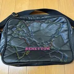 90s UNITED COLORS ベネトン 刺繍ロゴ　ショルダーバッグのサムネイル