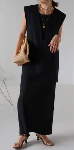 ボンジュールサガン　リネン混ディープVベスト×リブタンクワンピース　ブラック