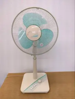 TOSHIBA レトロ 扇風機 卓上扇風機 本体 - メルカリ