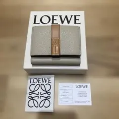 ロエベ 3つ折り財布美品  - ベージュ ロエベ LOEWE LOEWE 三つ折り財布 ANAGRAM TRIFOLD 6 C821TR2X （1100