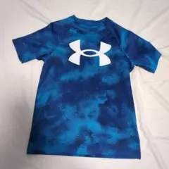 【月末まで値下げ】Under Armour 青 カモフラ Tシャツ 130cm