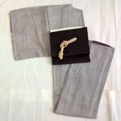 正絹小紋袷【オフホワイト×小豆色茶幾何学文様】着物/名古屋帯/帯締め/帯揚げのサムネイル