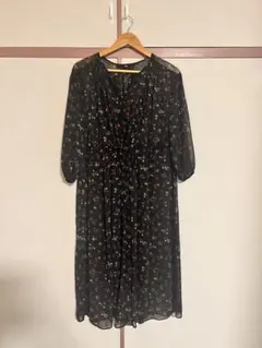 黒 花柄 ワンピース ドローストリング