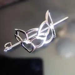 花形メタルヘアピン クリスタル付き　中古品