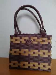【ハンドメイド】クラフトバンドのミニかごバッグ　網代編み（お花飾り付）