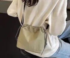 未使用　大容量 2WAY 巾着 ショルダーバッグ 斜めがけ 軽量 グリーン