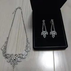 早い者勝ち!!ネックレス＋イヤリング　セット