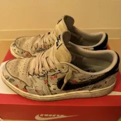 Nike Dunk Low フラワー柄 スニーカー