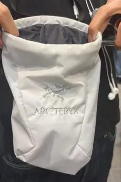 ARC'TERYX ショルダーバッグ ホワイトのサムネイル