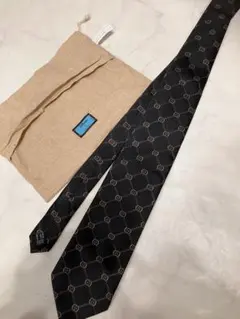 グッチGUCCI ブランドネクタイ　リクルート　スーツ　ぐっち　ねくたいのサムネイル