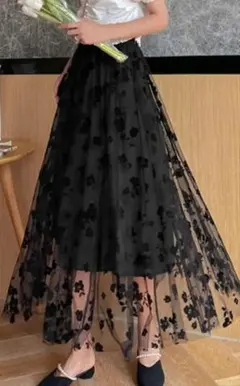 チュールスカート　花柄　フラワー刺繍 シースルー フレアスカート 黒