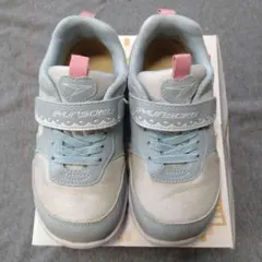瞬足 18cm スニーカー すみっコぐらし　足育シリーズ　幅広　水色　女の子