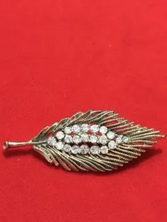 ヴィンテージ葉っぱ型ラインストーンブローチ