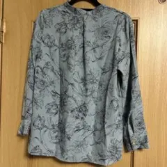 花柄グレー長袖ブラウス サイズ11のサムネイル