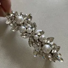 ビジューパールヘアアクセサリー　バレッタ