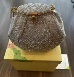 ビーズ刺繍 シルバー クラッチバッグ