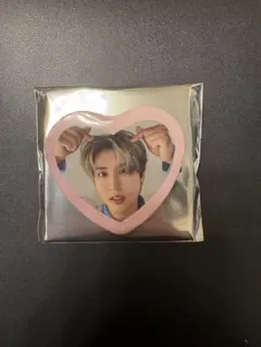 StrayKids 展覧会 ランダム缶バッジ ハン - メルカリ